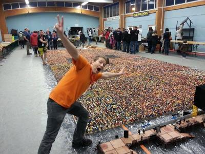 Dominique bethune au record mondial playmobil de mios